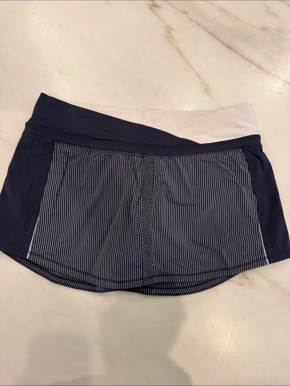 LULULEMON Navy Striped Athletic Skirt with liner shorts Size 8